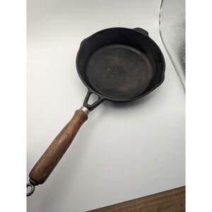 8.5 inch Cast Iron‎ Skillet Frying Pan Wood Handle Camping Unbranded Made Taiwan
